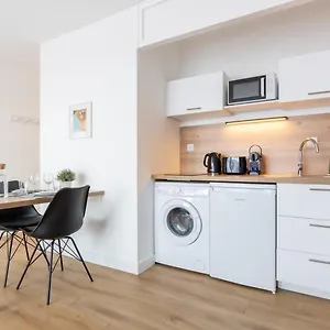Close To The Centre - Confortable Appartement