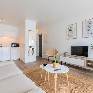 Europe/flandres Stations With Balcony! Appartement